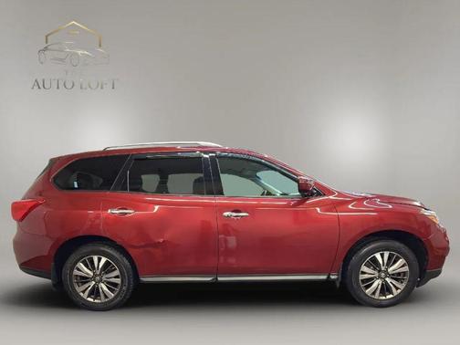 2017 Nissan Pathfinder S