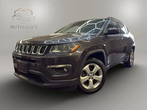 Granite Crystal Metallic Clearcoat 2018 Jeep Compass Latitude