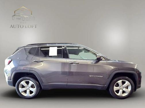 Granite Crystal Metallic Clearcoat 2018 Jeep Compass Latitude