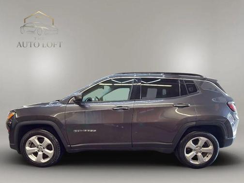 Granite Crystal Metallic Clearcoat 2018 Jeep Compass Latitude