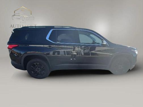 Mosaic Black Metallic 2019 Chevrolet Traverse LT Cloth