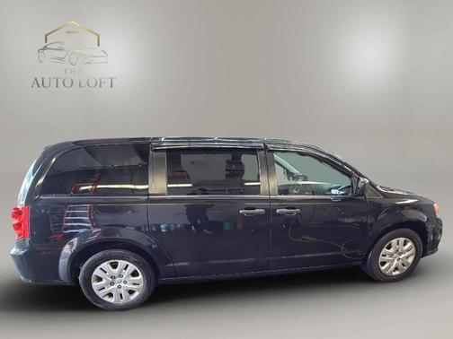 Black Onyx Crystal Pearlcoat 2019 Dodge Grand Caravan SE