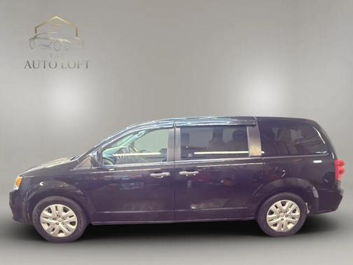 Black Onyx Crystal Pearlcoat 2019 Dodge Grand Caravan SE