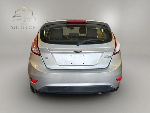 Ingot Silver Metallic 2016 Ford Fiesta SE