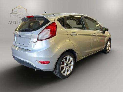 Ingot Silver Metallic 2016 Ford Fiesta SE