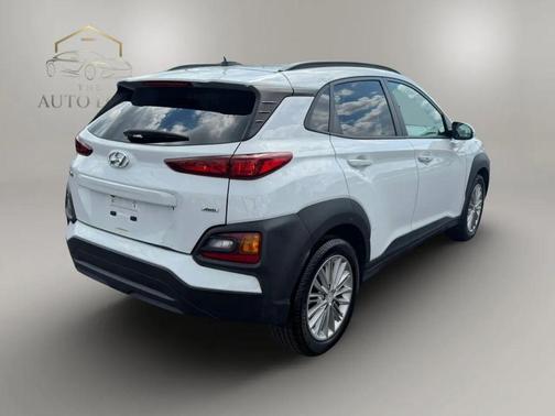 Chalk White 2019 Hyundai KONA SEL