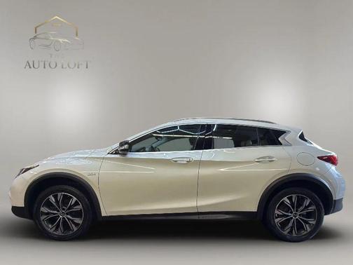 Majestic White 2018 INFINITI QX30 Premium