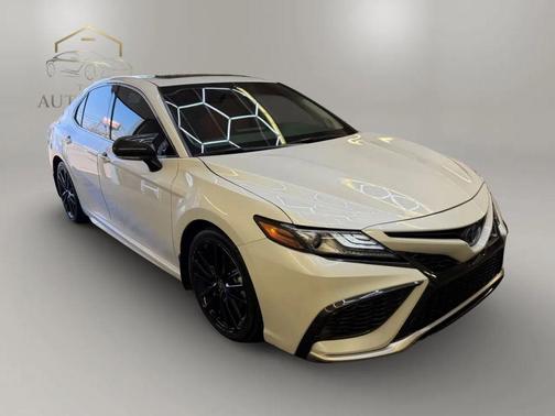 2024 Toyota Camry Hybrid SE