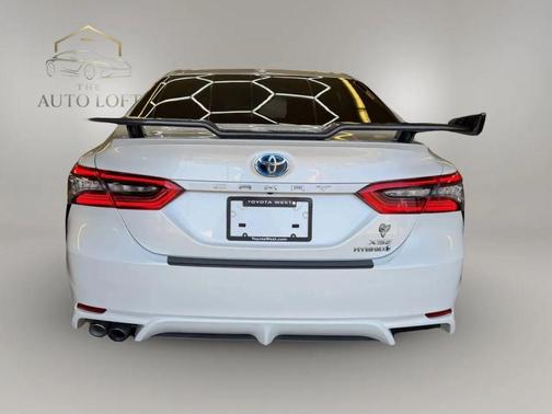 2024 Toyota Camry Hybrid SE