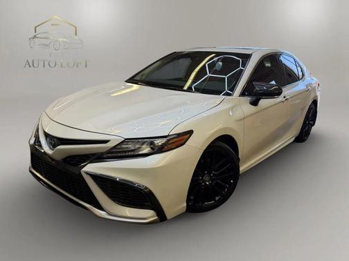 2024 Toyota Camry Hybrid SE