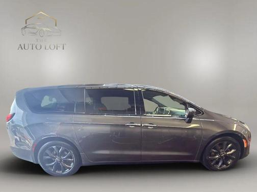 Granite Crystal Metallic Clearcoat 2019 Chrysler Pacifica Touring Plus