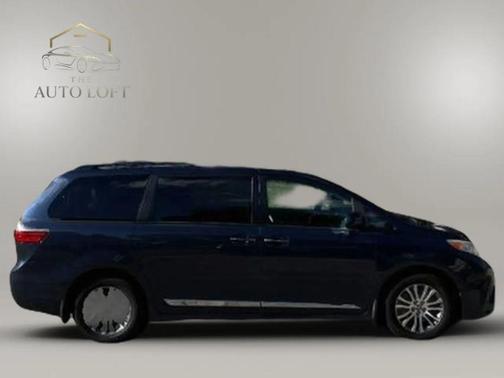 2019 Toyota Sienna XLE