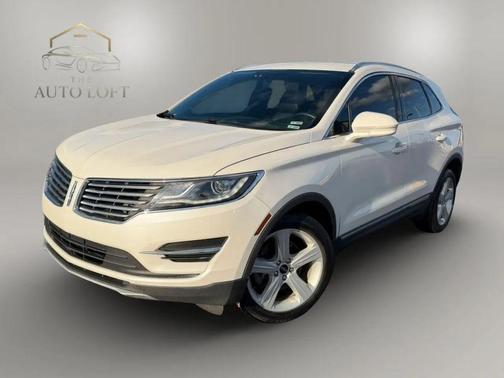 White Platinum Metallic Tri-Coat 2017 Lincoln MKC Premiere
