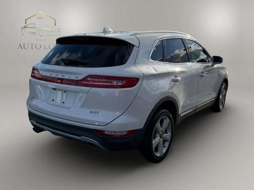 White Platinum Metallic Tri-Coat 2017 Lincoln MKC Premiere