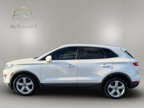 White Platinum Metallic Tri-Coat 2017 Lincoln MKC Premiere