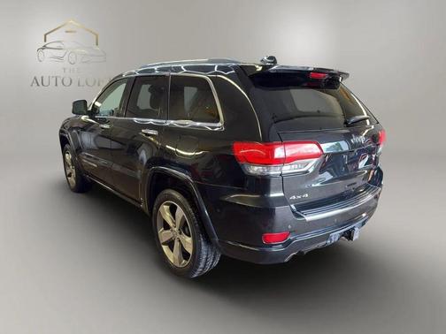 Brilliant Black Crystal Pearlcoat 2015 Jeep Grand Cherokee Overland