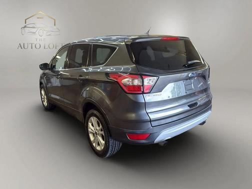 Ingot Silver Metallic 2017 Ford Escape SE