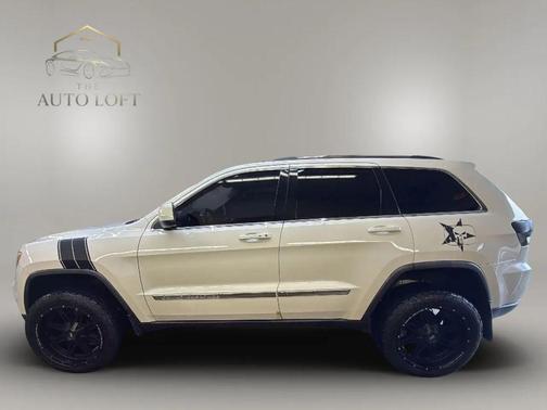 Stone White Clearcoat 2011 Jeep Grand Cherokee Laredo