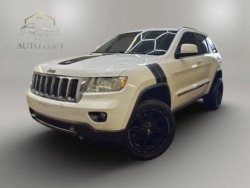 Stone White Clearcoat 2011 Jeep Grand Cherokee Laredo