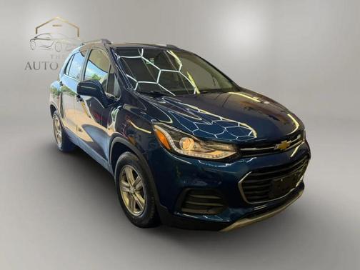 Pacific Blue Metallic 2020 Chevrolet Trax LT