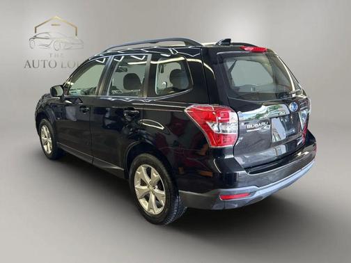 Crystal Black Silica 2016 Subaru Forester 2.5i