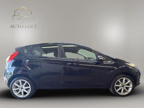 Ruby Red Metallic Tinted Clearcoat 2016 Ford Fiesta SE