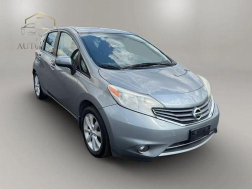Grey 2014 Nissan Versa Note SV