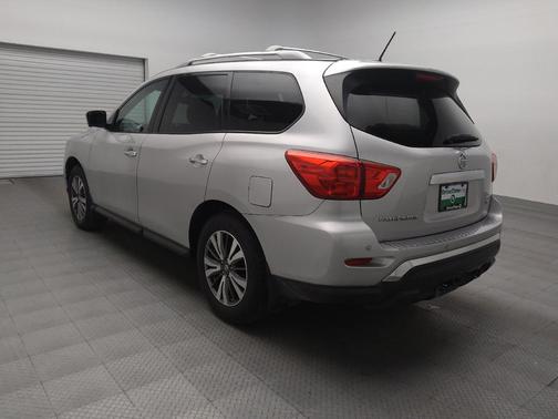 2017 Nissan Pathfinder SL