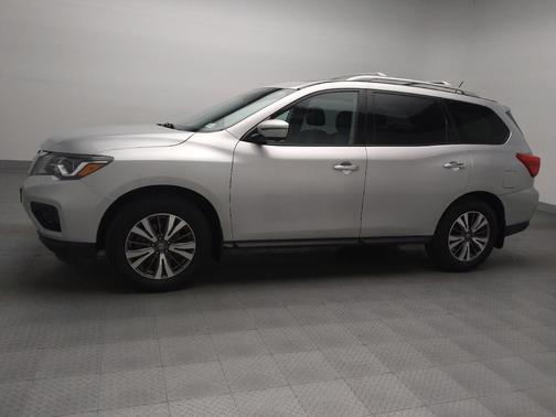 2017 Nissan Pathfinder SL