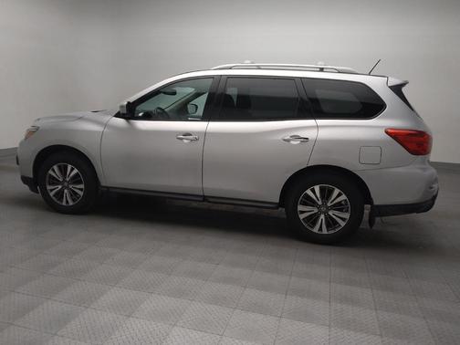 2017 Nissan Pathfinder SL