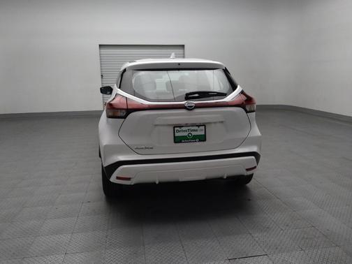2023 Nissan Kicks S