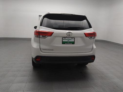 2019 Toyota Highlander LE