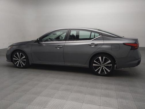 2022 Nissan Altima SR FWD