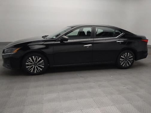 Super Black 2024 Nissan Altima 2.5 SV