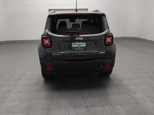 Graphite Gray 2022 Jeep Renegade Latitude
