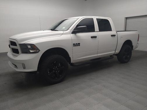 Bright White Clearcoat 2018 RAM 1500 Express
