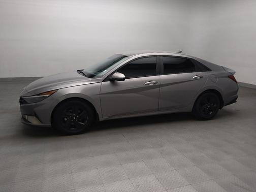 Fluid Metal 2023 Hyundai ELANTRA SEL