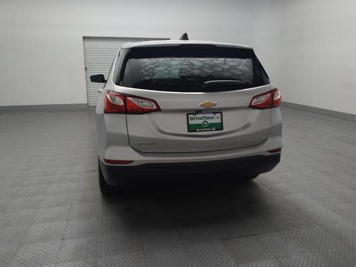 Silver Ice Metallic 2021 Chevrolet Equinox LS