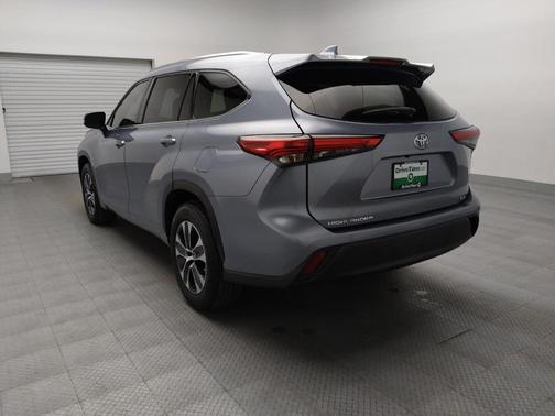 Moon Dust 2021 Toyota Highlander XLE