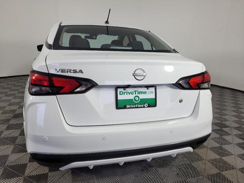 Fresh Powder 2025 Nissan Versa 1.6 S