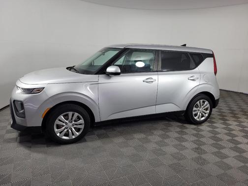 Sparkling Silver 2020 Kia Soul LX