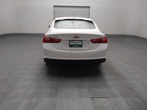 Summit White 2024 Chevrolet Malibu FWD 1LT