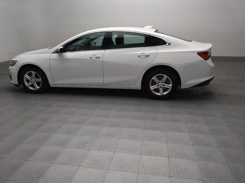 Summit White 2024 Chevrolet Malibu FWD 1LT