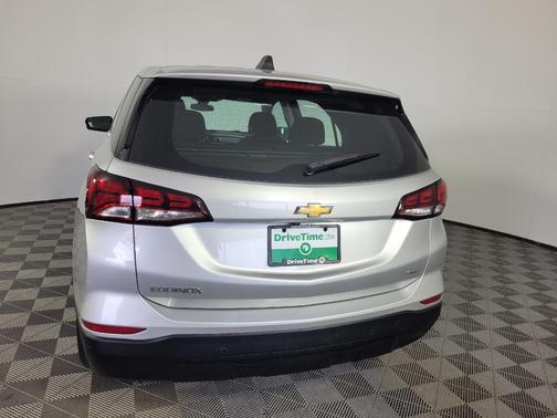 Silver Ice Metallic 2022 Chevrolet Equinox LS