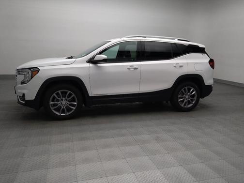 White 2023 GMC Terrain SLT