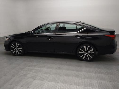 Super Black 2021 Nissan Altima SR VC-Turbo FWD