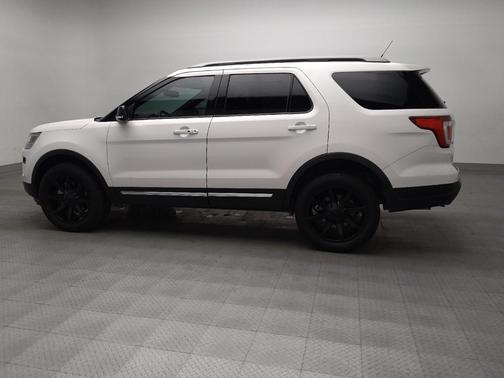 White 2018 Ford Explorer XLT