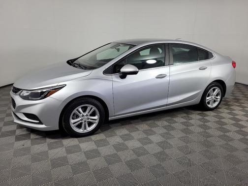 Silver Ice Metallic 2018 Chevrolet Cruze LT