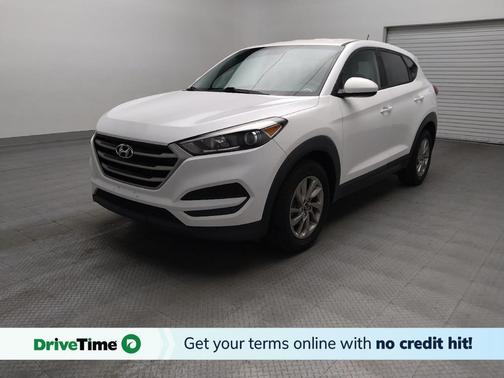 Dazzling White 2017 Hyundai TUCSON SE