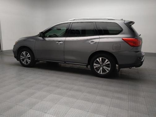 2020 Nissan Pathfinder S 2WD